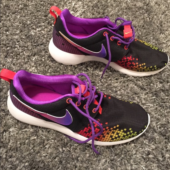 Nike Youth Size 7 - Picture 3 of 5